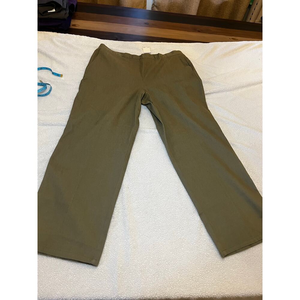 NWT Alfred Dunner size 18 women’s olive colored pants